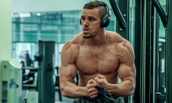 Οι δύο βασικοί κανόνες για να χτίσεις μύες στο γυμναστήριο σαν bodybuilder