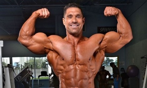 Ο 40άρης bodybuilder που είναι κάτοχος του Ρεκόρ Γκίνες στις «Άρσεις Θανάτου»