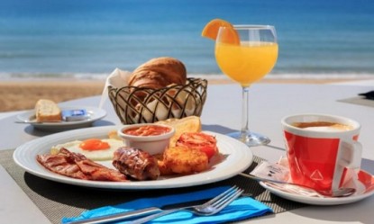 Το ιδανικό πρωινό για μια μέρα γεμάτη ενέργεια στην παραλία!